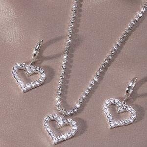 Sparkling Silver Heart Necklace Set